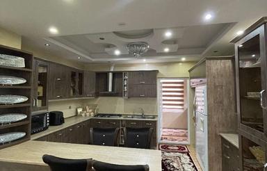 تک واحدی در خیابان ادب140متری