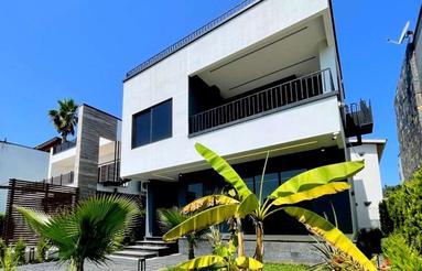 320 متر ویلای مدرن شهرکی با مدارک ونوش