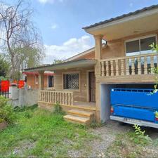 220 متری با مدارک کامل شهرکی با گیت نگهبانی نیم پیلوت