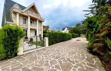 فروش فوری ویلای 410 متر (سند)در نوشهر/زیرقیمت/تریبلکس نوساز