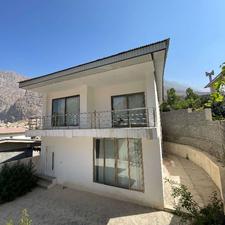 فروش ویلا 300 متری امیری زیبا هاره