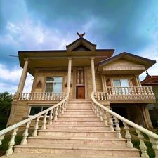 عمارت تریبلکس به همراه 1250 متر زمین منطقه ای بسیار زیبا