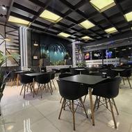 کمک آشپز و سالن کار