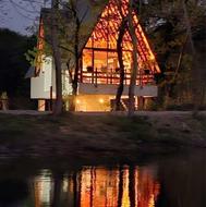 اجاره کلبه سویسی چوبی جنگلی تالاب دریاچه