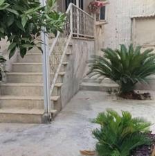 خانه و کلنگی 250 متری ، در خیابان هراز لوکیشن عالی