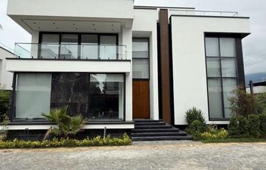 فروش ویلا ساحلی تریبلکس شهرکی/استخردار محدوده چلک نوشهر