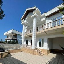 ویلا 270 متری با 250 بنا استخر سند جواز پایان حدود لتینگان