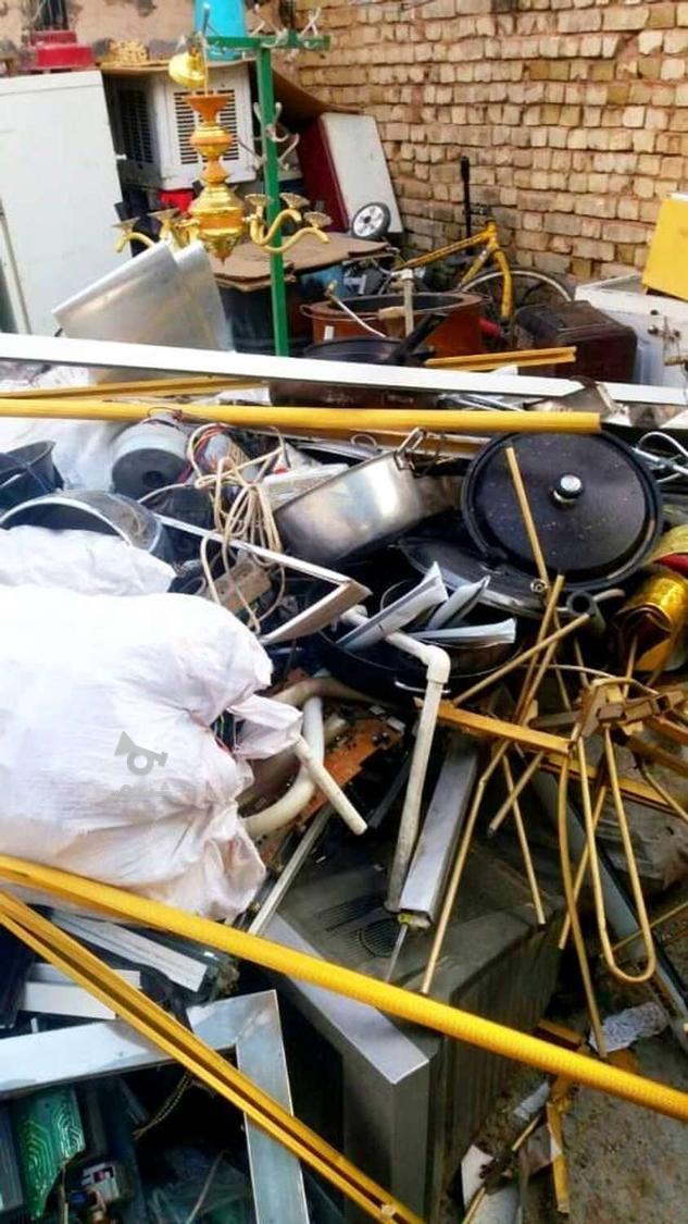 خرید ضایعات درب منزل هرچیزی که بازیافت می‌شود میخریم