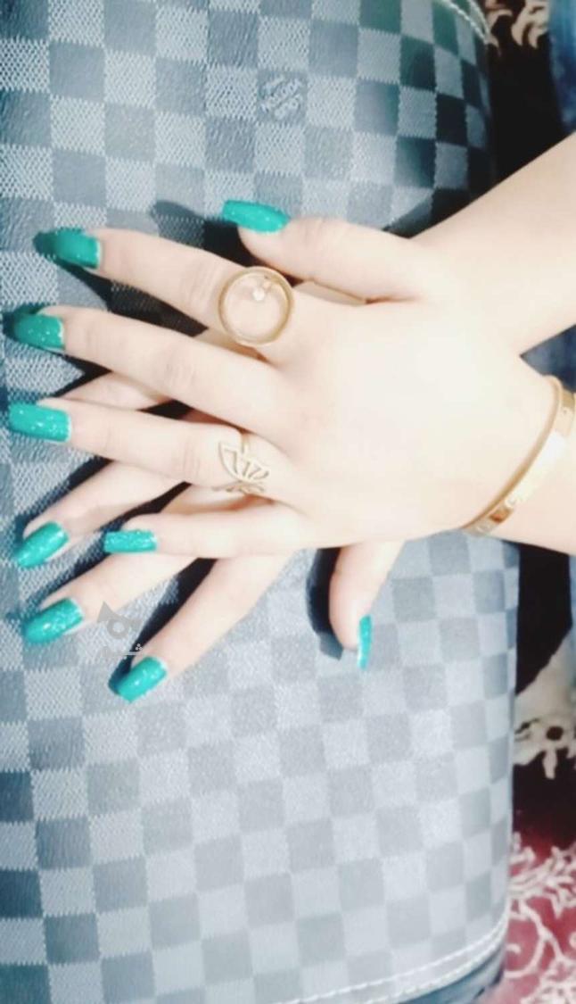کاشت ناخن .....