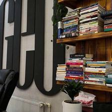 290 مترزمین مسکونی_تجاری، 2 بر در شقایق