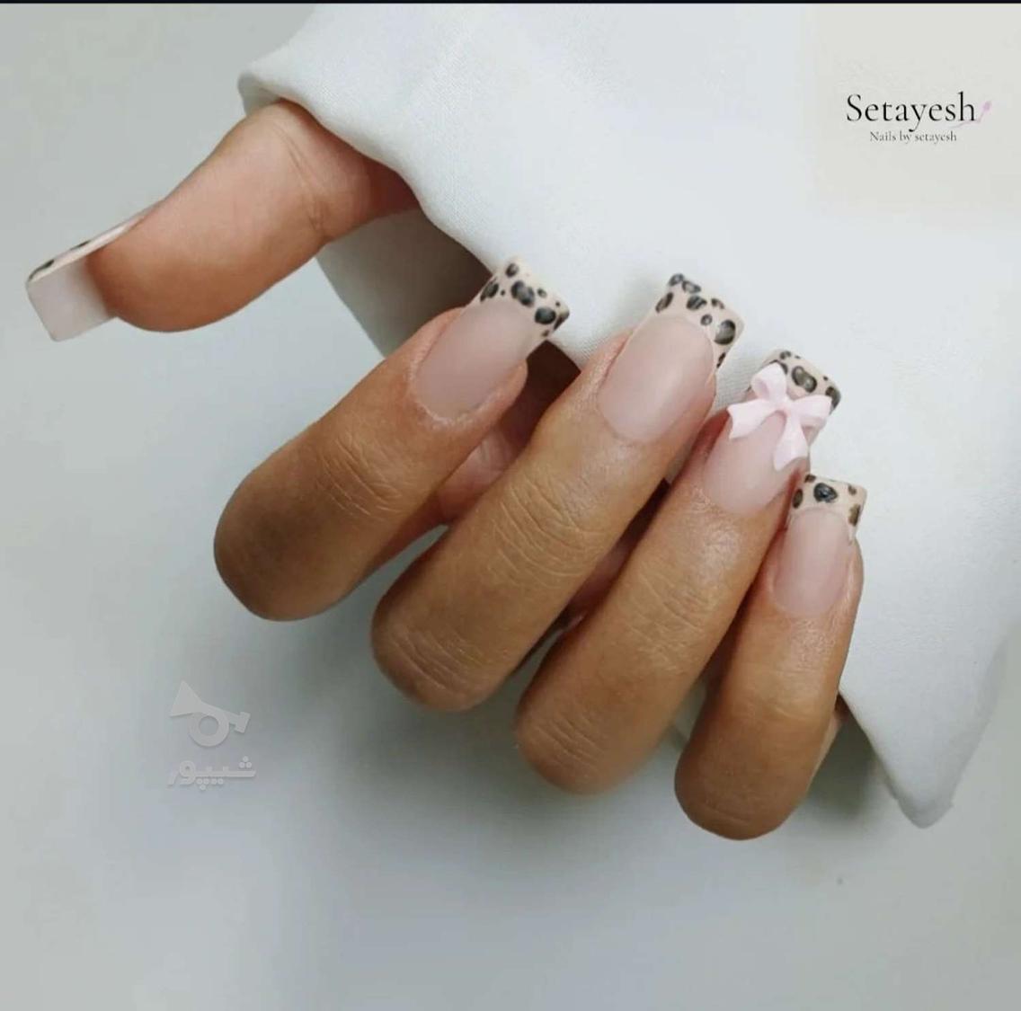 کاشت و طراحی ناخن حرفه ای