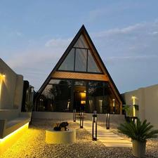 اجاره روزانه کلبه سوئیسی لوکس تک خواب نزدیک دریا