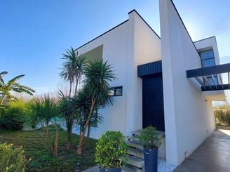 فروش ویلا لوکس500 متر در چلک/فول فرنیش استخردار شهرکی