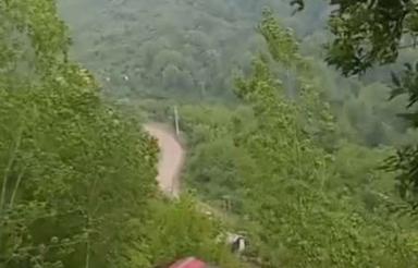 زمین1018متری کوهپایه ای با کلبه چوبی در چوشل