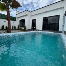 ویلا 150 متری فلت استخر دار فول فرنیش