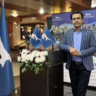 مجری گوینده شومن همایش سمینار قرعه کشی افتتاحیه