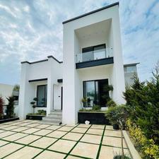 ویلا نیم پیلوت 240 متری 3خواب