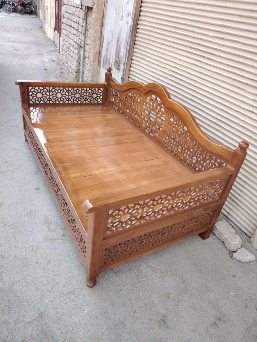تخت سنتی چوب روسی