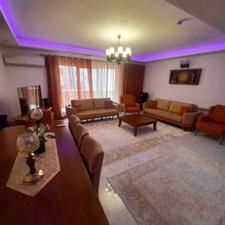 اجاره آپارتمان 120 متر با 35 متر حیاط در مولانا