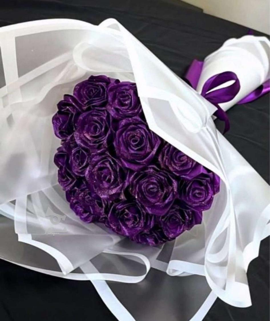 گل رز روبانی