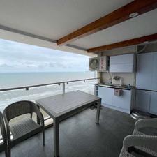 تنها واحد باقی مانده در برج نیلی پلاک اول