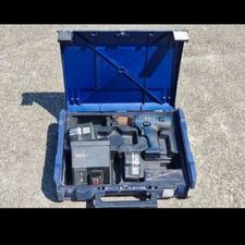 یک دستگاه دریل شارژی 12 ولت مارک AEG بفروش میرسد