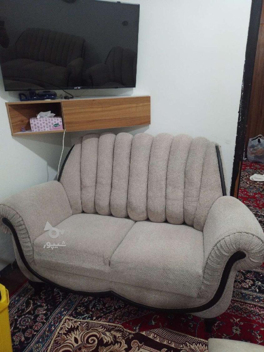 مبلشویی وفرش شویی راش باکادرآقا و خانم در محیط شما