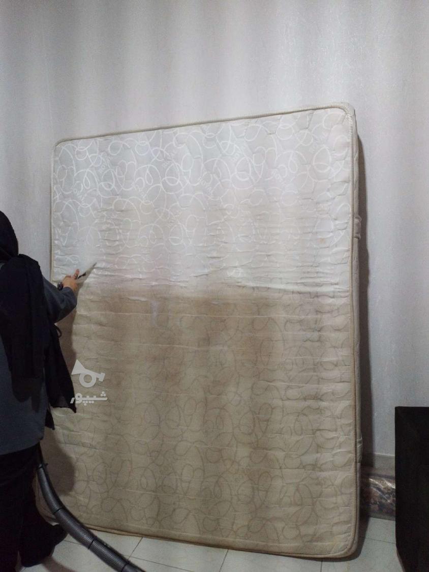 مبلشویی وفرش شویی راش باکادرآقا و خانم در محیط شما