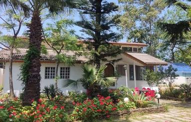 اجاره روزانه8000 متر ویلاباغ با ساحل اختصاصی