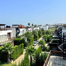 300 متر ویلای شهرکی/مبله/استخردار نخ شمال