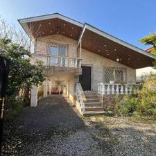 فروش ویلا نیم پیلوت 220 متری / مبله