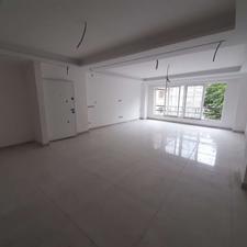 واحد 100 متری کلیدنخورده خیابان آزادگان