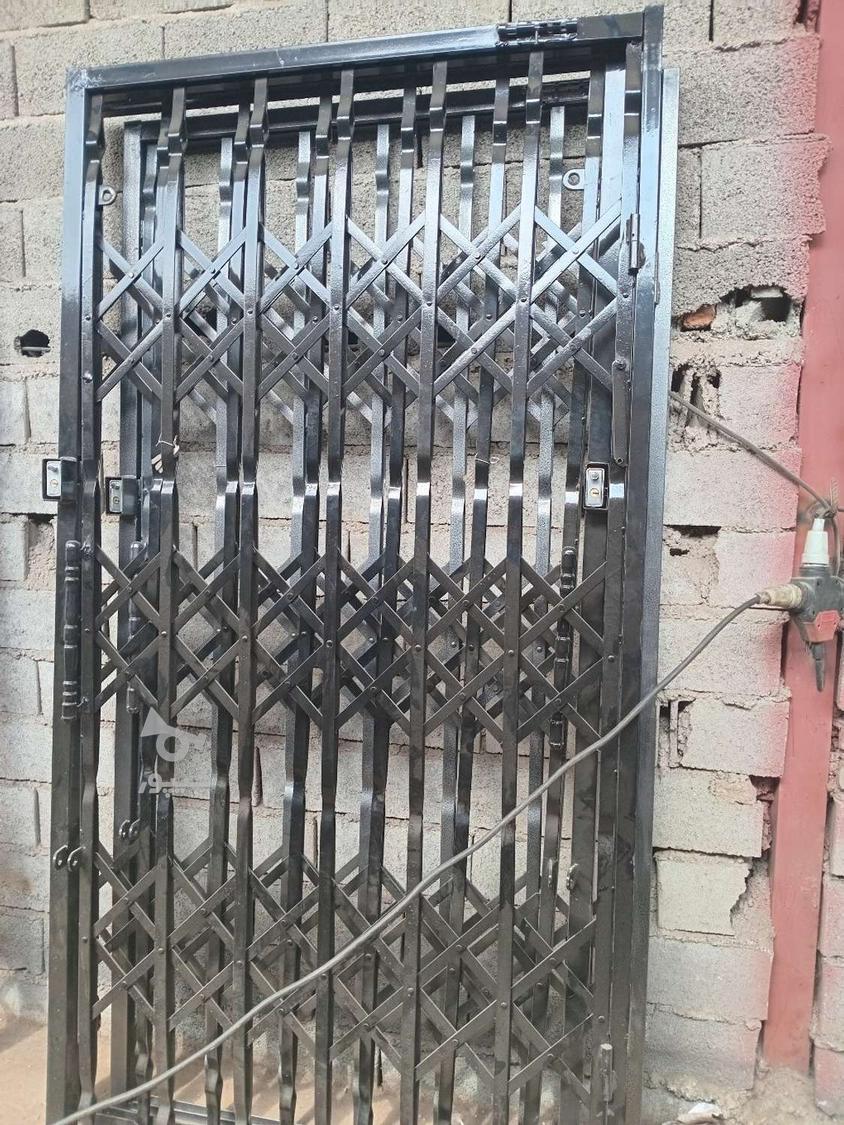 تولیدی وپخش درب آکاردئونی وحفاظ وانواع پله گردون ومدرن