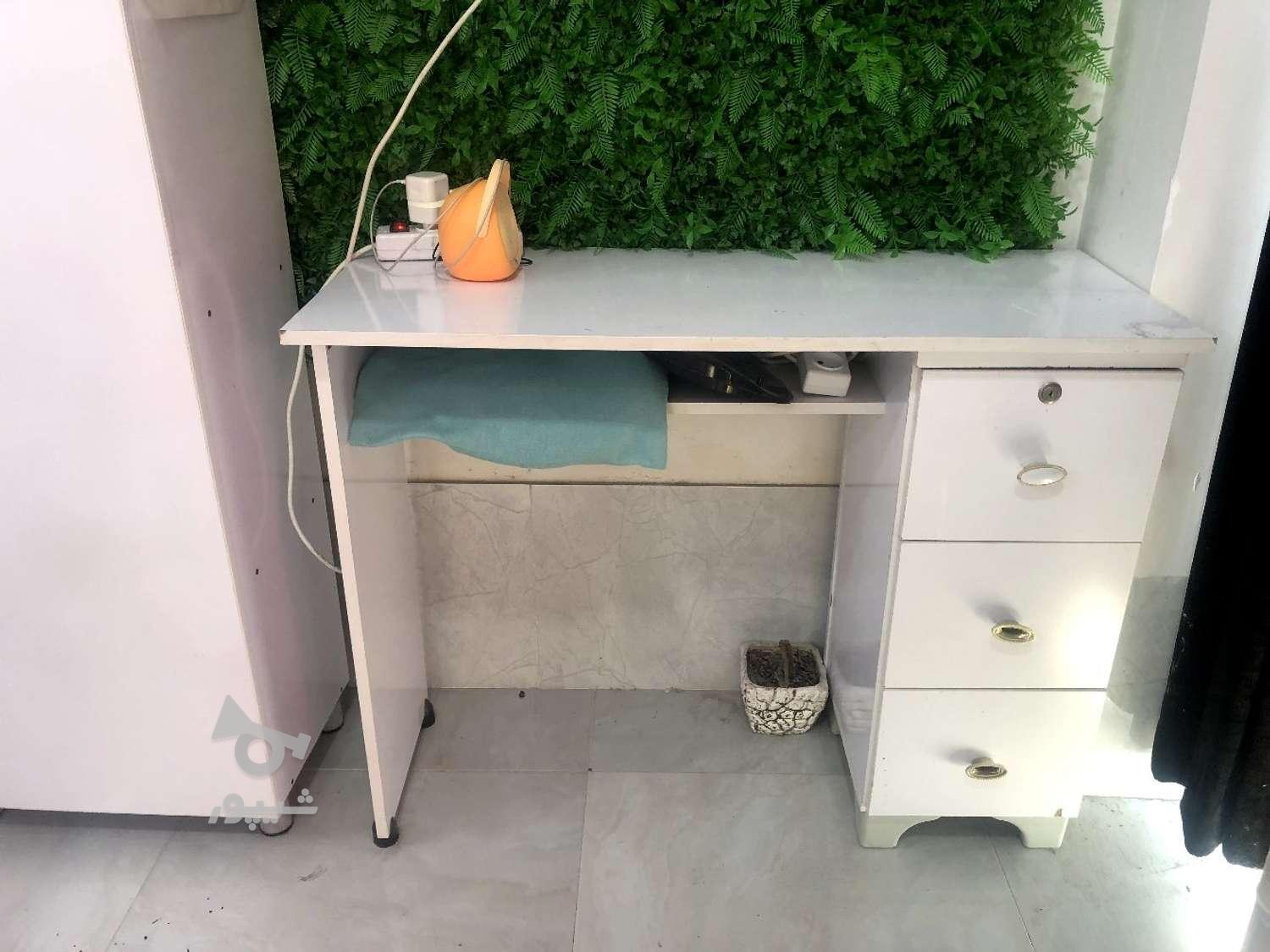میز کاشت ناخن