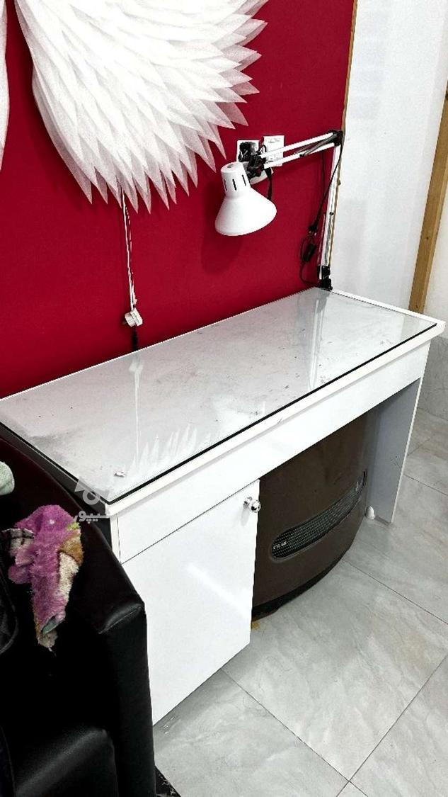 میز کاشت ناخن