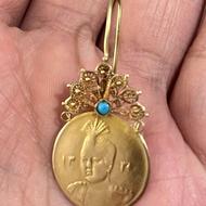 یک لنگه گوشواره عتیقه طلا