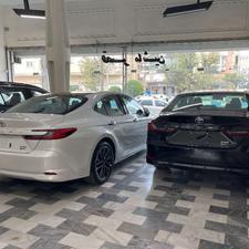 تویوتا کمری هیبرید 2025 مشکی