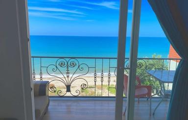 اجاره روزانه ویلا استخردار ساحلی پلاک اول دریا لب اب