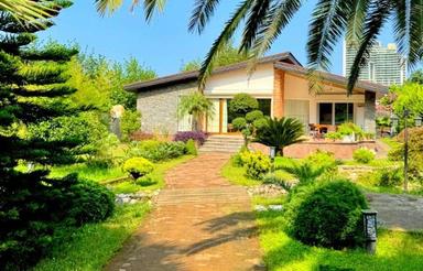 2000 متر ویلاباغ رو به جنگل در چلک زیبا