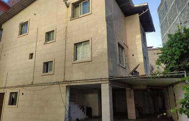 فروش2 طبقه خانه حیاط دار 360 متر در گله محله