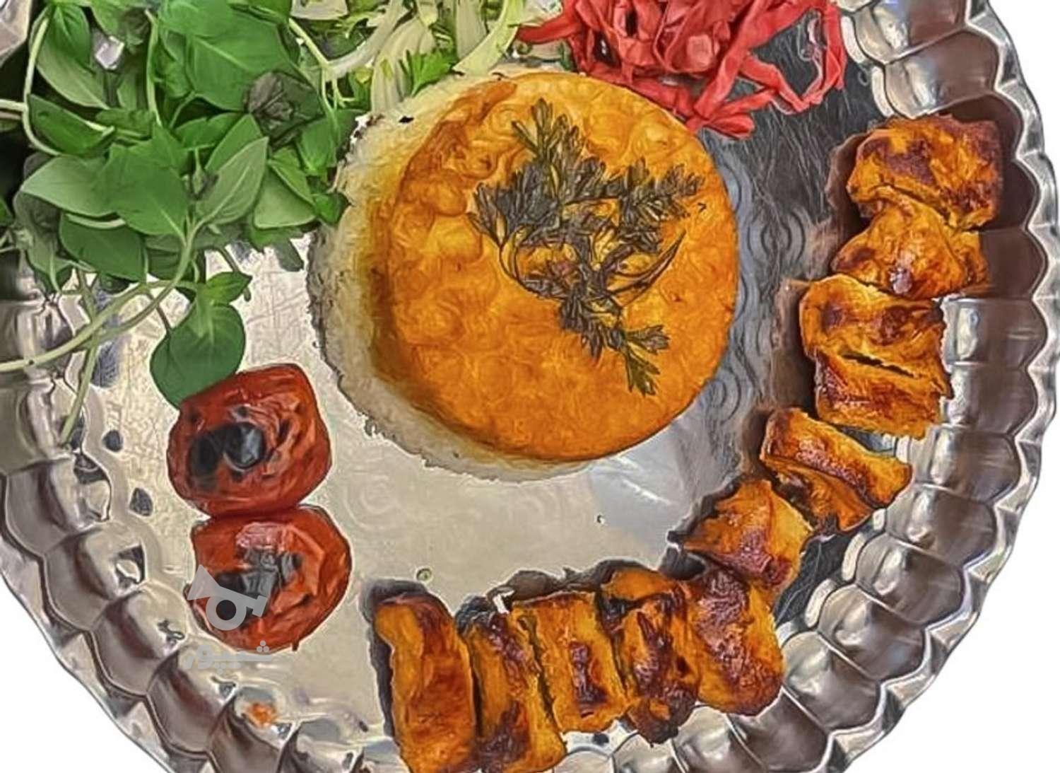 غذا آماده آشپز لند قبول تمام سفارشات مراسم ها