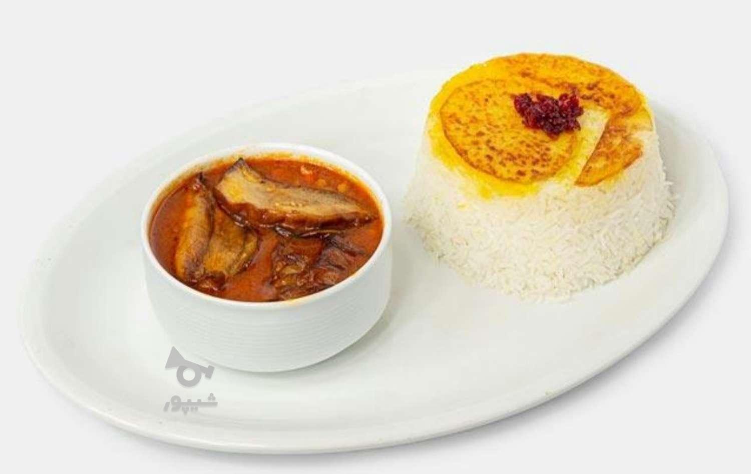 غذا آماده آشپز لند قبول تمام سفارشات مراسم ها