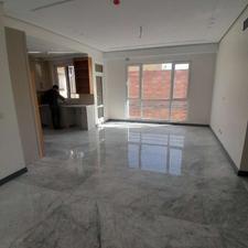 100متر.    سالن پرده خور.      در همیلا هما