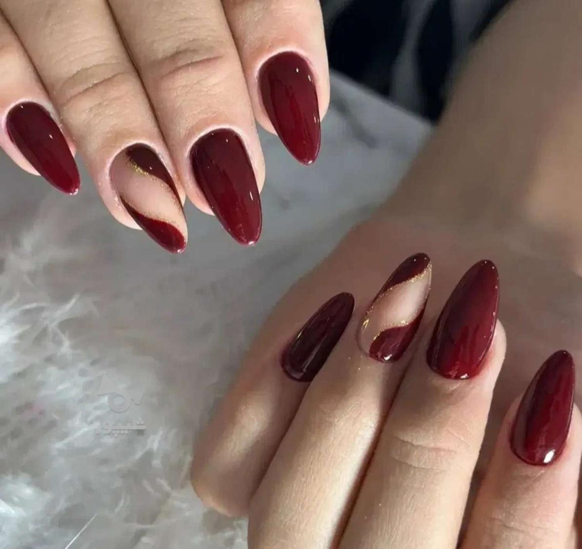 من ناخنکارم و دنبال سالن برای کار