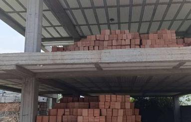 فروش زمین ساختمان تا دو سقف ساخته شده آماده ادامه آجارچینی