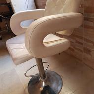 صندلی کوتاهی مو