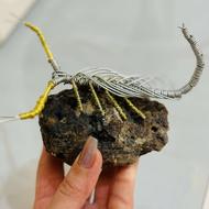 (مجسمه سیمی عقرب و سنگ عقیق تاولی)