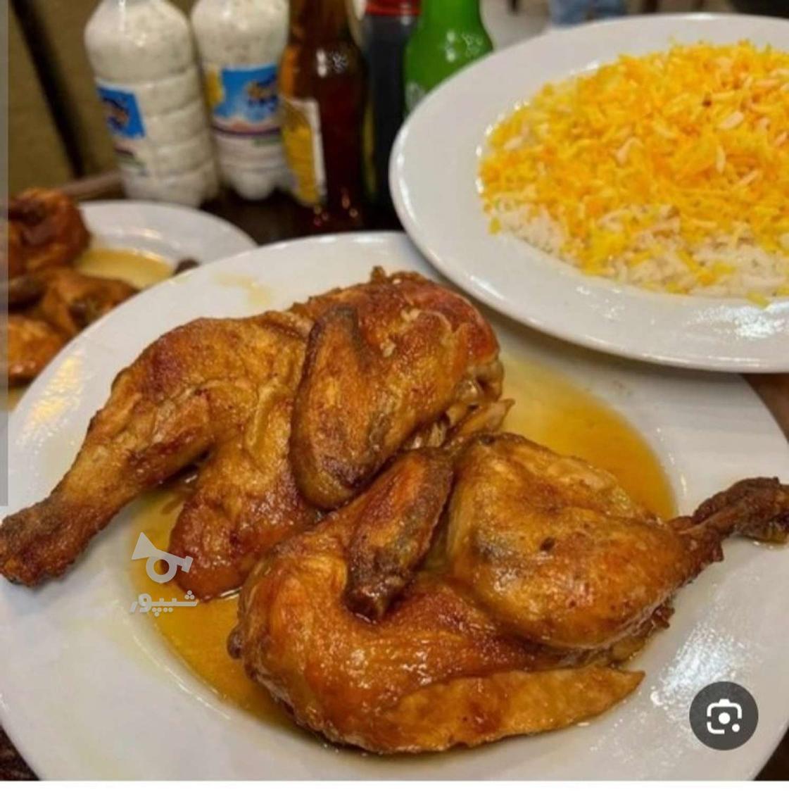 آشپز رستوران اکبر جوجه هستم - undefined