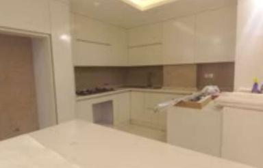 فروش آپارتمان نوساز طبقه دوم. خیابان خرم