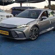 تویوتا کمری هیبرید 2025 سفید